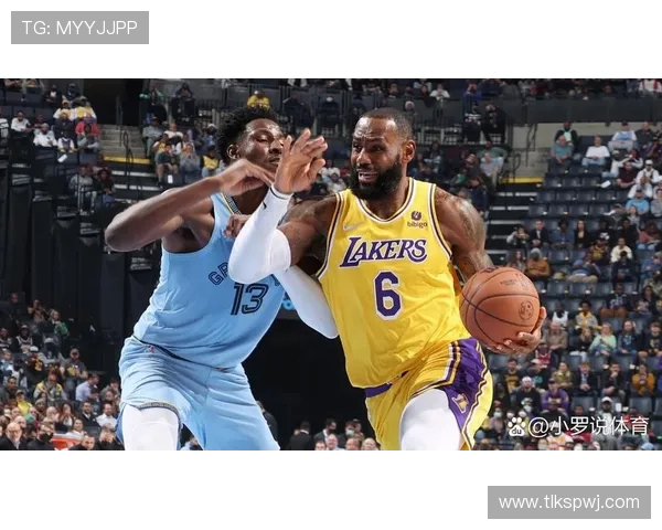 八村塁绝杀瞬间詹姆斯与湖人队员热烈庆祝场面温馨感人